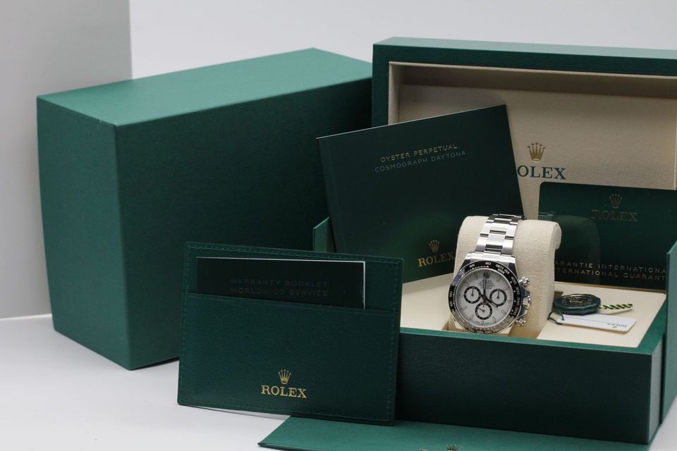 Rolex Daytona 126500 LN Image 5